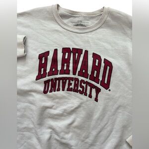 Harvard University Women’s White &‎ Red Oversize SweatShirt Size IX “VE RI TAS”